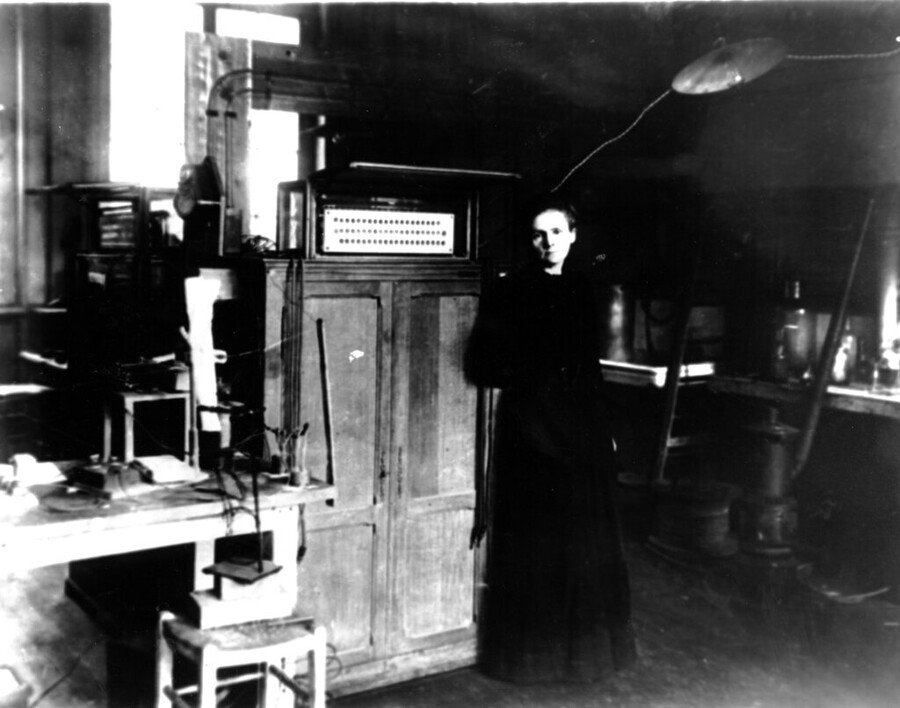 marie_curie_1_de417.jpg