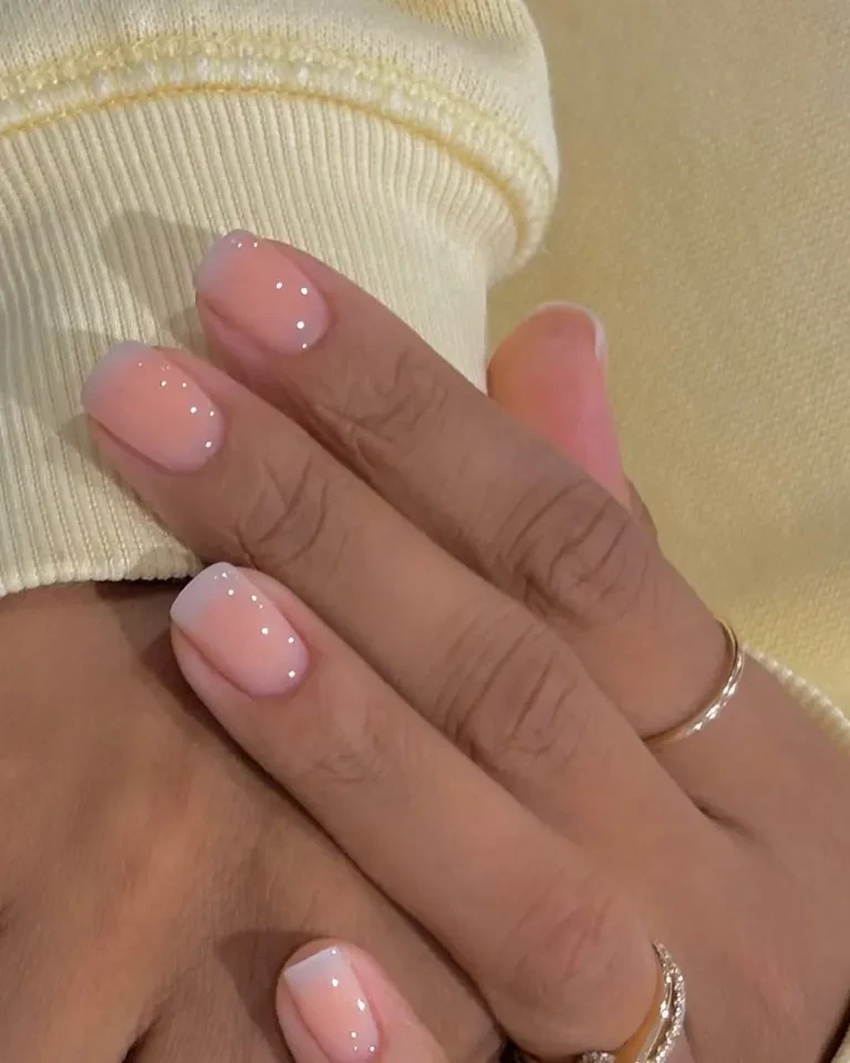 french-mani_1_aae12.webp