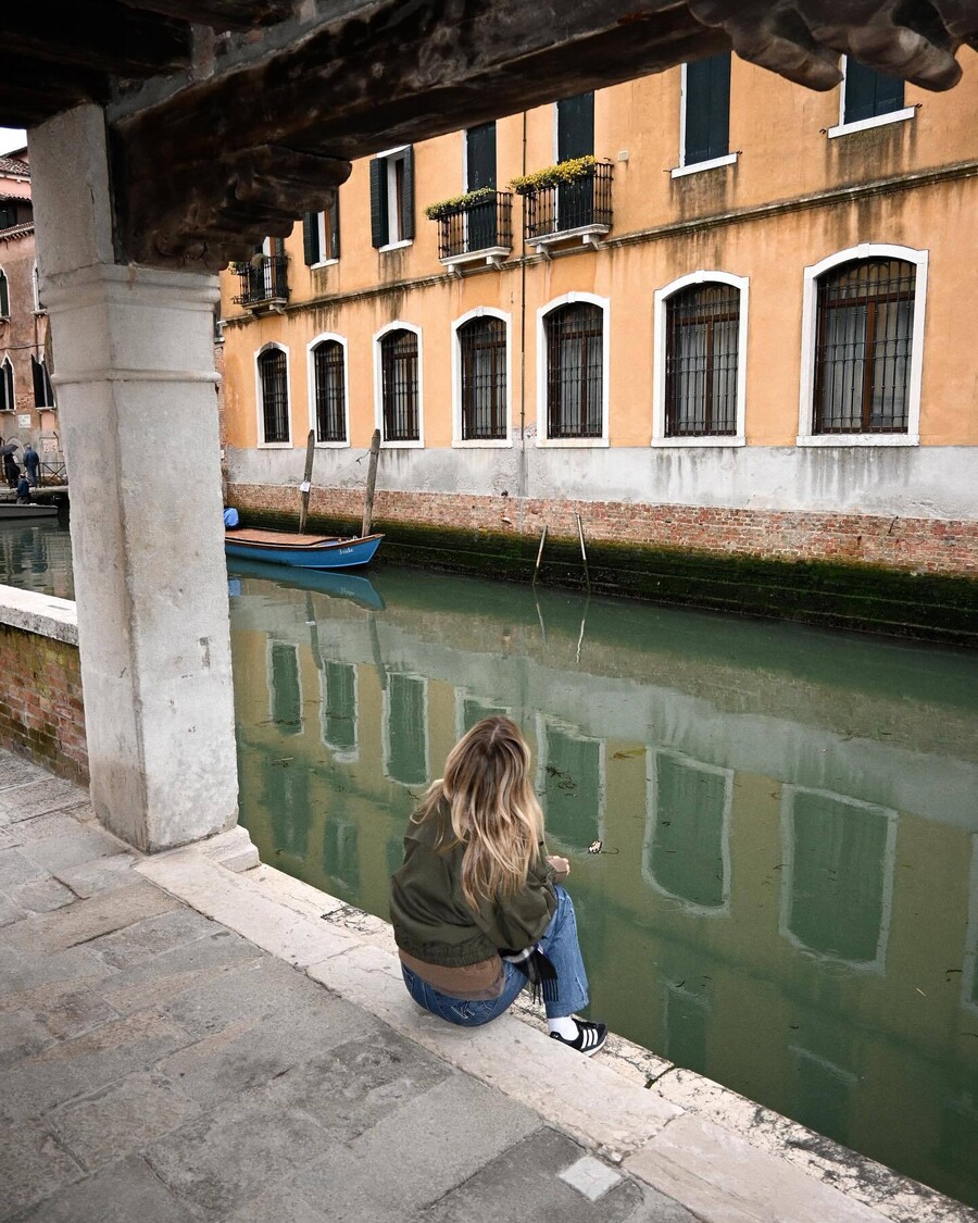 KLELIA_ANDRIOLATOU_VENETIA_3_9d007.jpg
