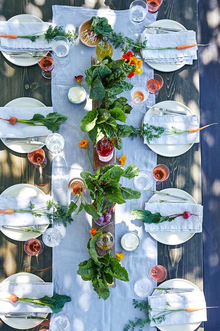 overhead-view-of-rustic-table-setting-52ba1aeb-8fd6f0b8776743e1a94a5e5a9d742d54_5cc49.jpg