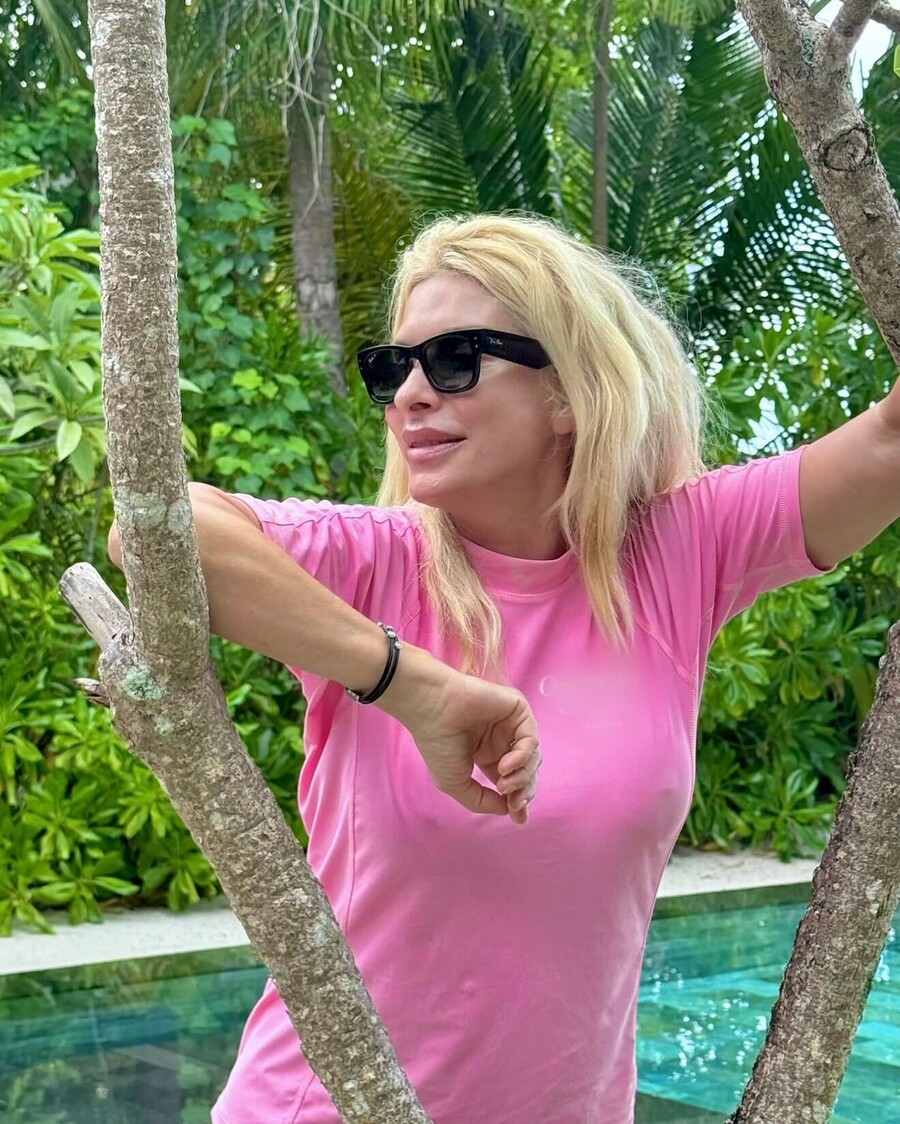 ELENI_MENEGAKI_LIAZETAI_2_65e01.jpg