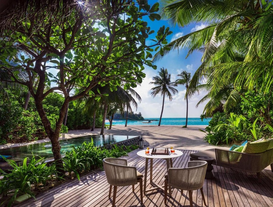 MENEGAKI_ONE_AND_ONLY_MALdives_d8001.jpg