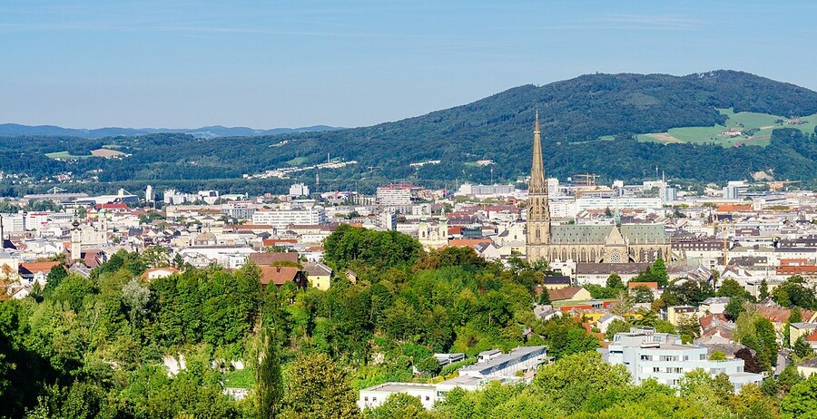 Linz_Blick_von_Freinbergstrasse_32-2_cropped_2e12a.jpg