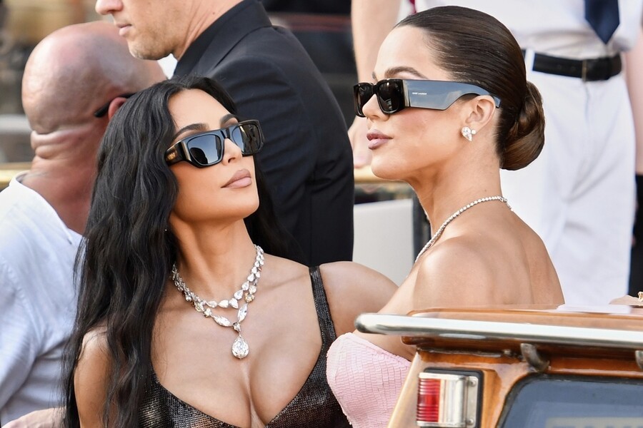 KHLOE_KARDASHIAN_PLASTIKES_NEW_9_7f6b4.jpg