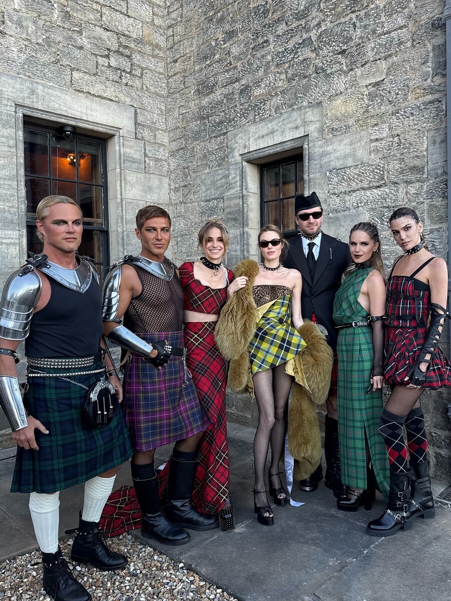 ELECTRA_NIARCHOS_SKOTZEZIKO_TARTAN_PARTY_1_20f30.jpg