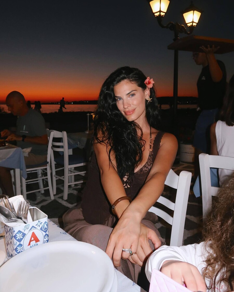 BOBA_PAROS_a8ac7.jpg