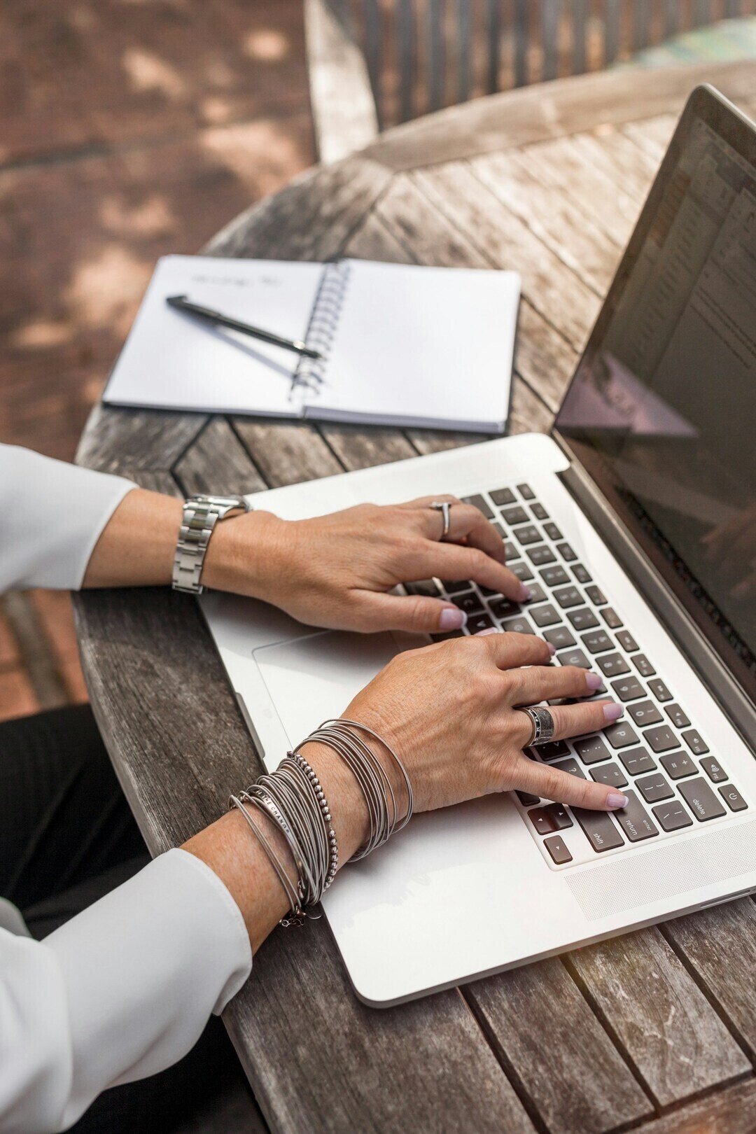linkedin sales solutions 0QvTyp0gH3A unsplash 1 8c104