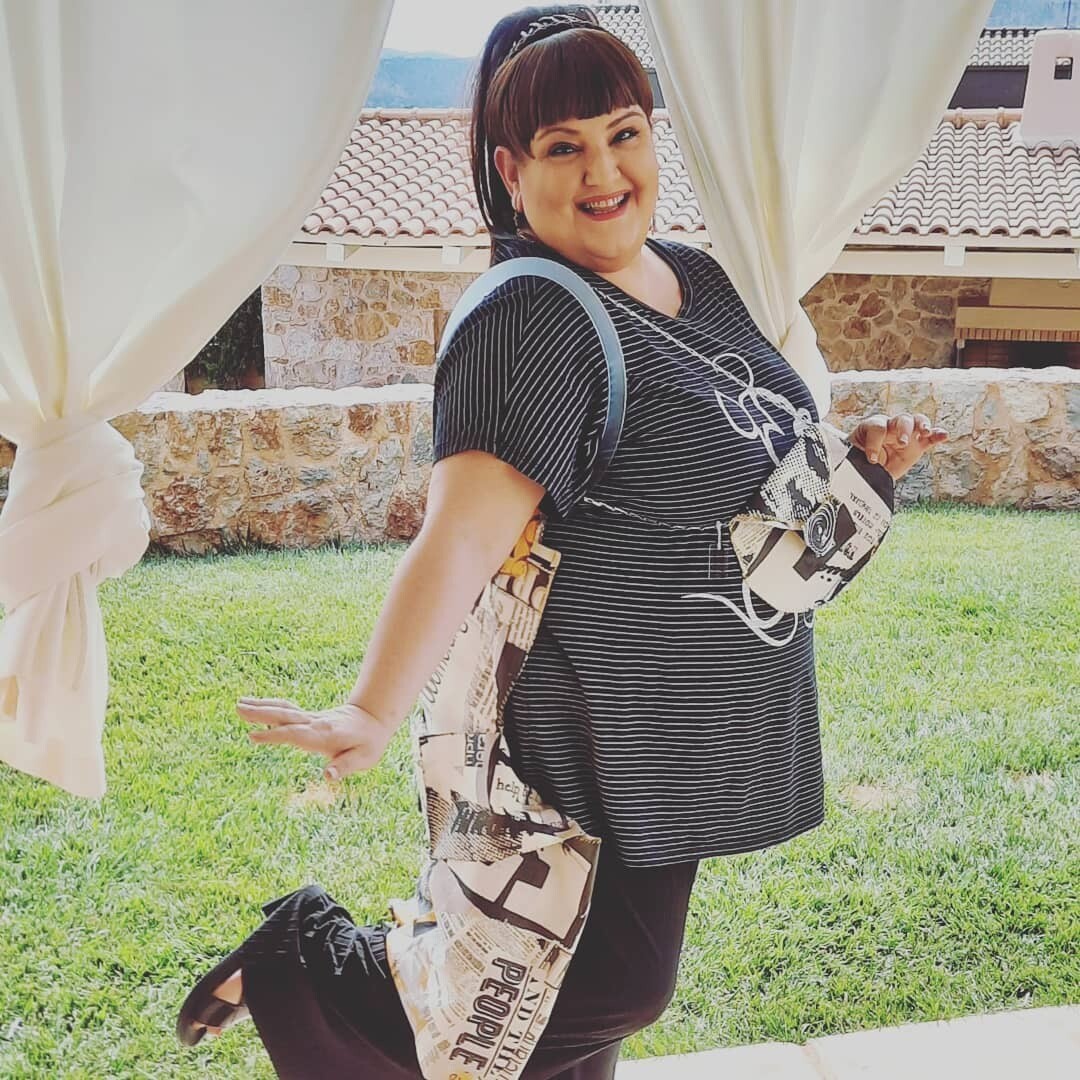 Και γύρισμα και modeling Συμπέθεροι απ τα Τιρανα με μια από τις καταπληκτικες χειροποίητε a2ebb