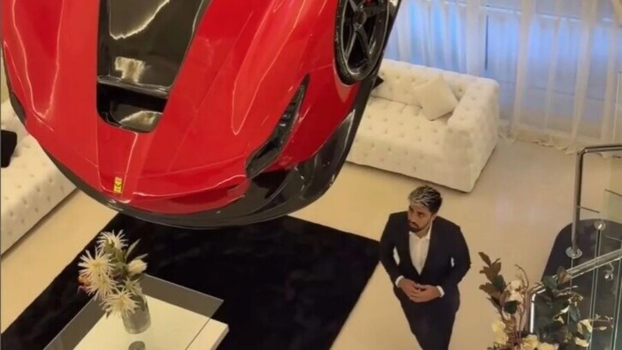 DUBAI_YOUTUBER_FERRARI_TAVANI_5cc60.jpg