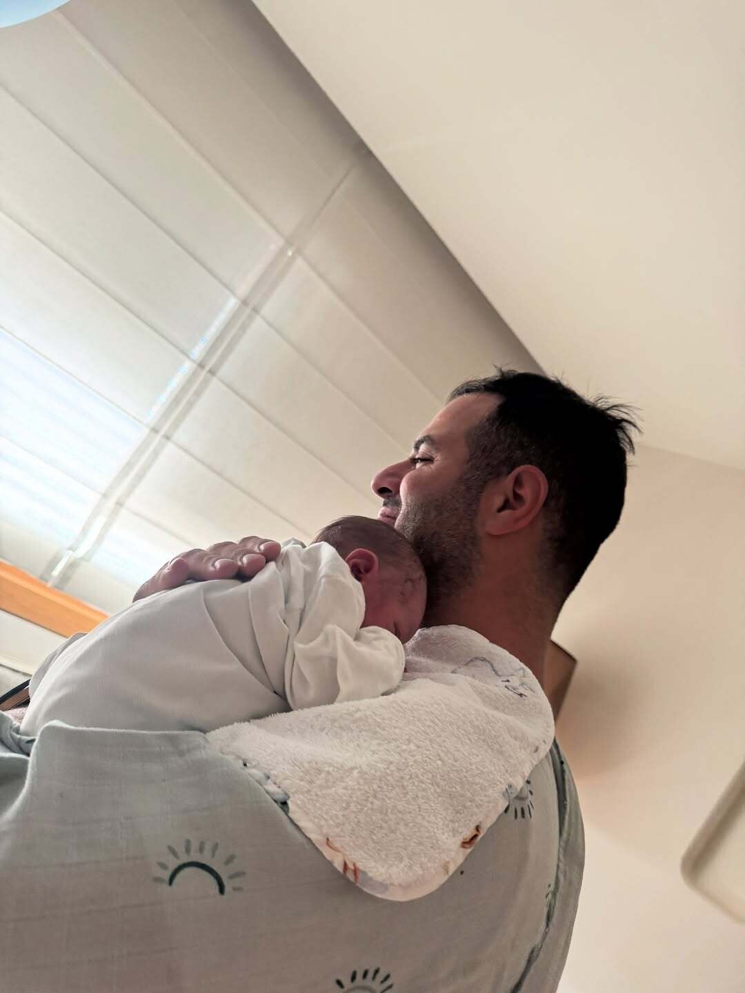 Day 3 of motherhood Είχαμε τα πάνω μας και κάτω μας υπήρξαν φόβοι και δυσκολίες κλάμα 7 842b1