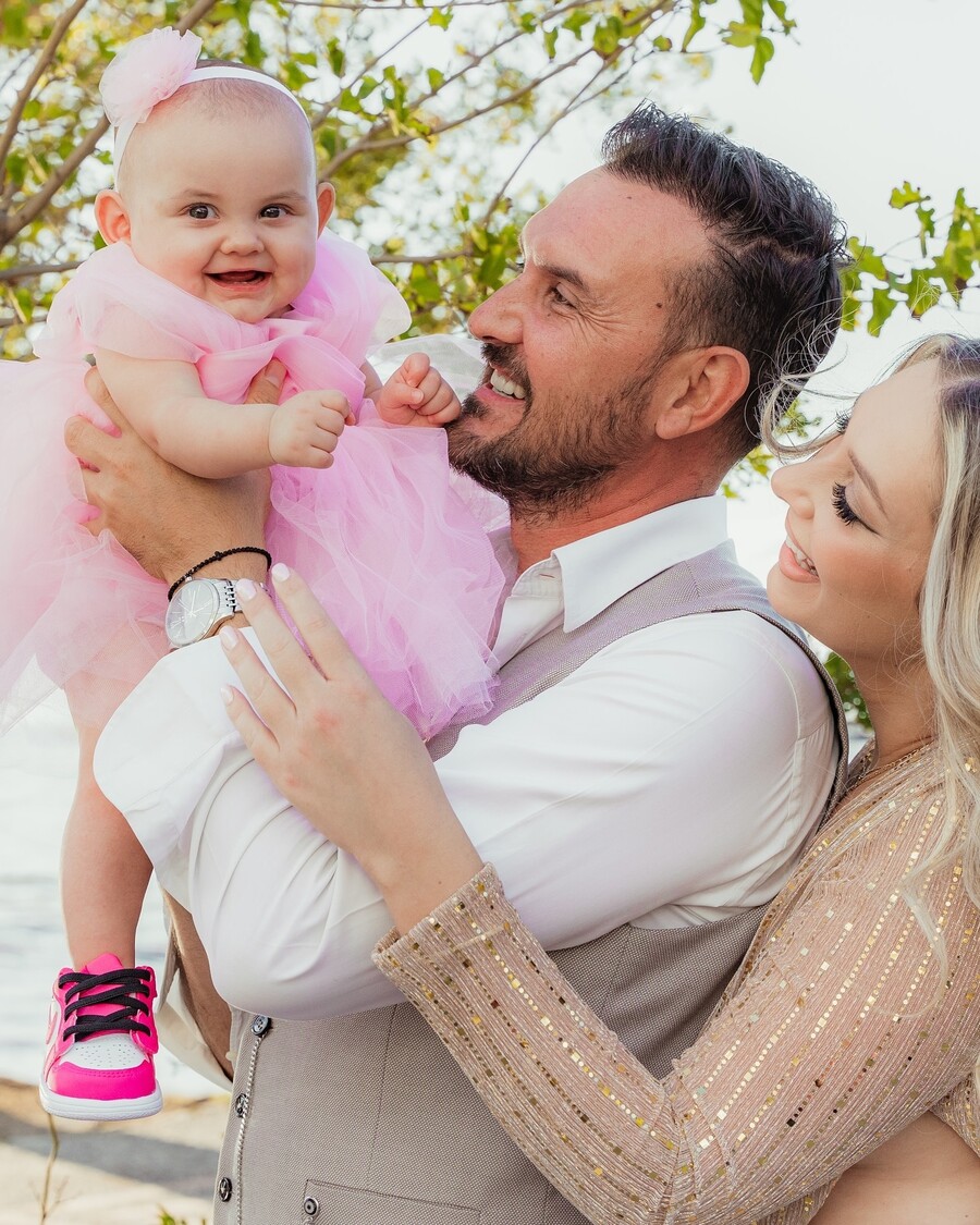 WILLAKOS_FAMILY_3_f76a2.jpg
