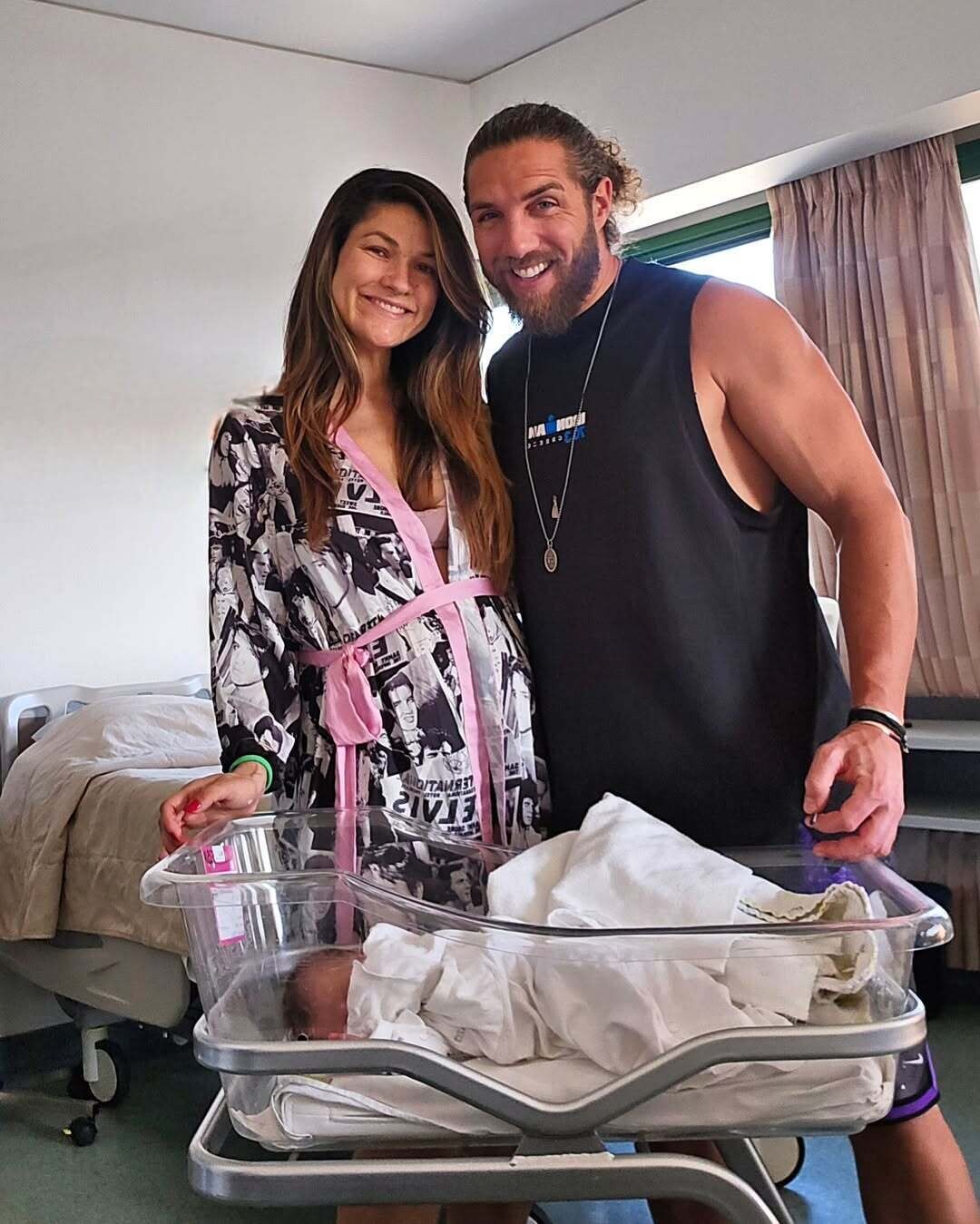 Baby Koro has arrived and she is stealing hearts already ️ 3.3 kilos of absolute cuteness 1 3002d