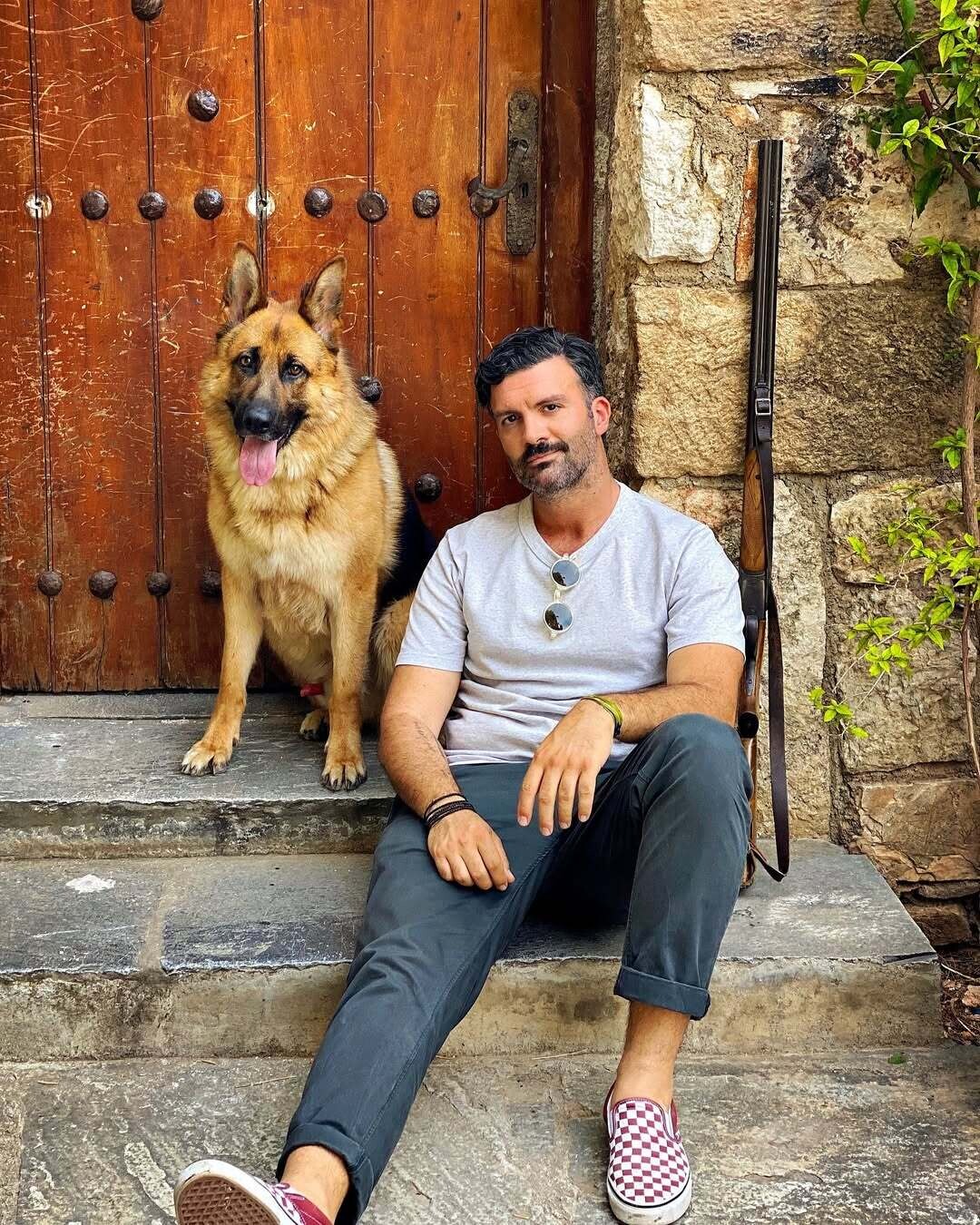 Happy International dog day Να μην ξεχνάτε οτι είσαστε η ζωή ολόκληρη των δικών σας σκύλων αλλά cf694