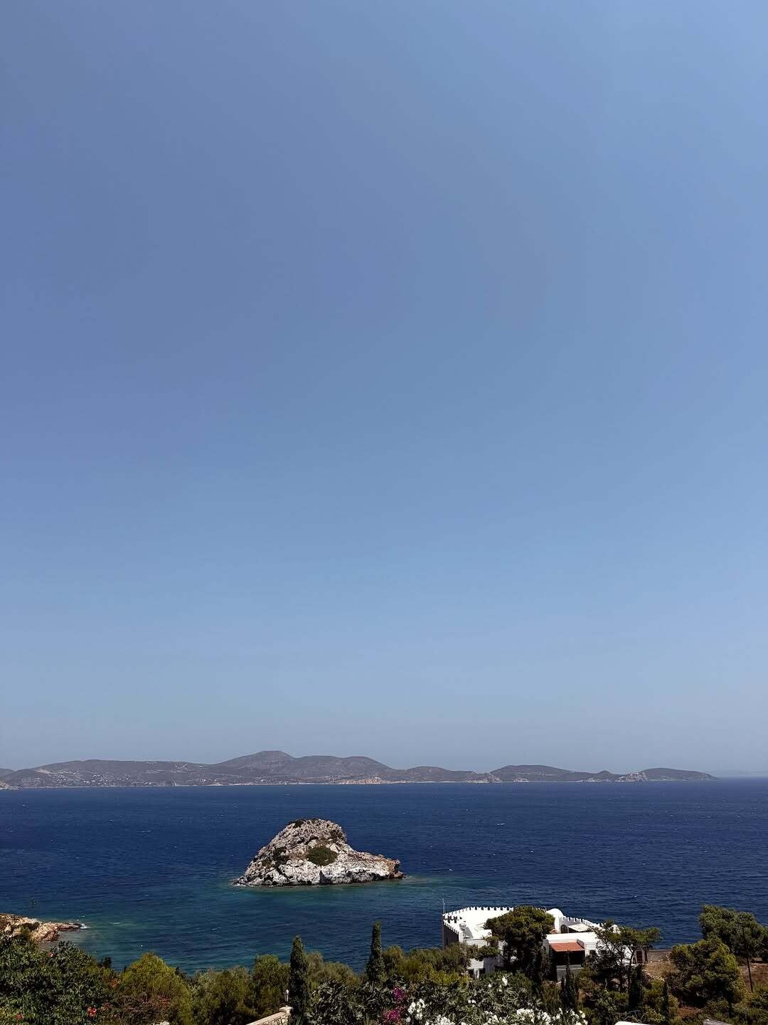 Αγαπημένο μου ημερολόγιοΣήμερα ξύπνησα αργά γύρω στις δώδεκα.Το χρειαζόμουν νομίζω.Τώρα κάθομ 2 f8570