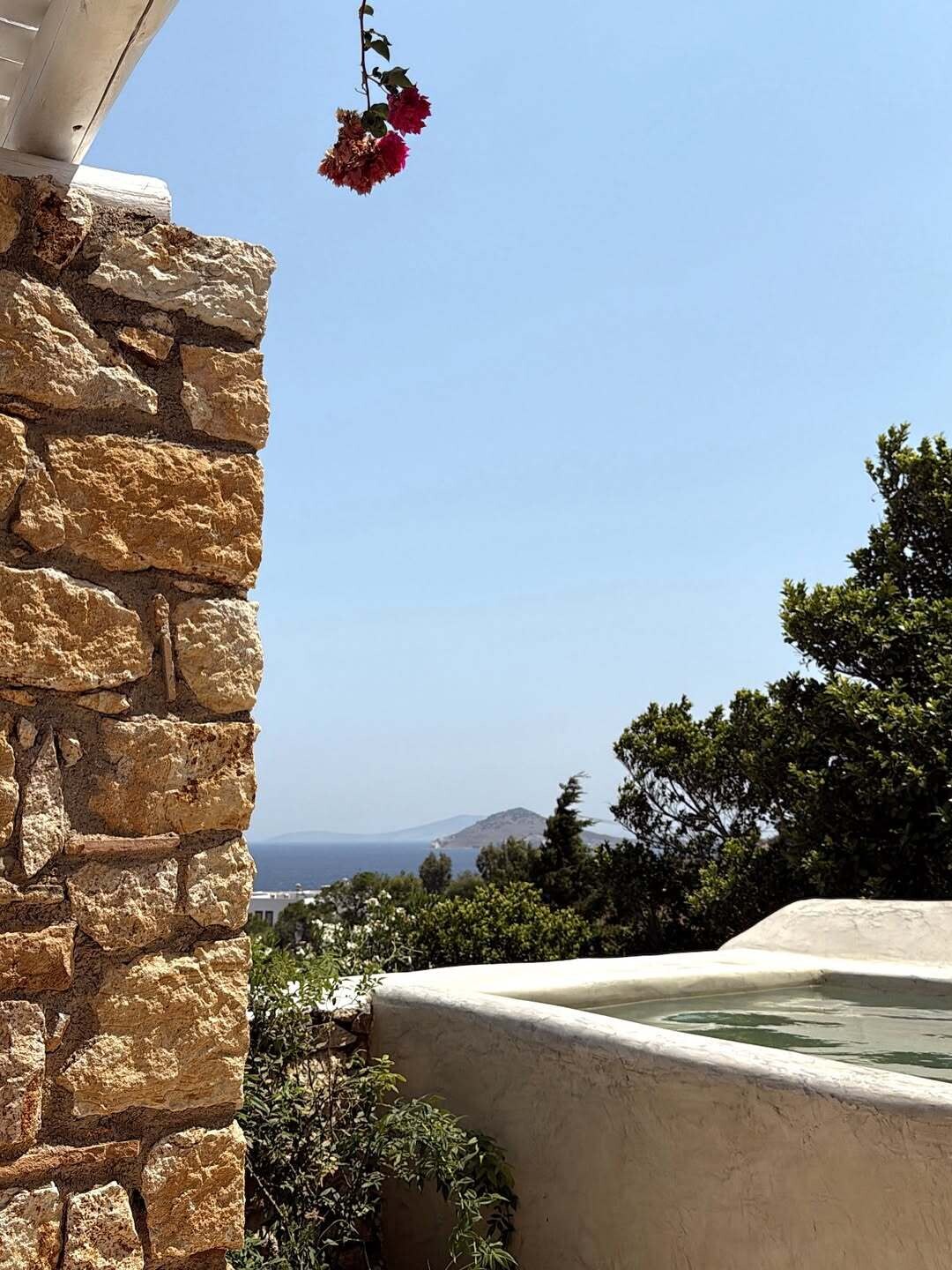Αγαπημένο μου ημερολόγιοΣήμερα ξύπνησα αργά γύρω στις δώδεκα.Το χρειαζόμουν νομίζω.Τώρα κάθομ 3 1b4cb