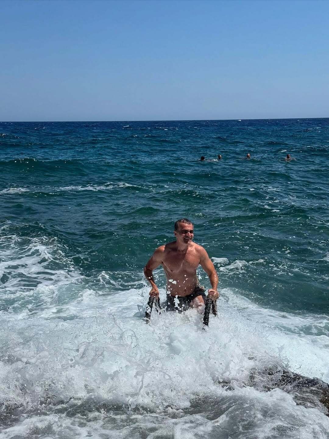 Waves waves sea sun greece peloponnese monevasia monevasiacastle 3 ea2db