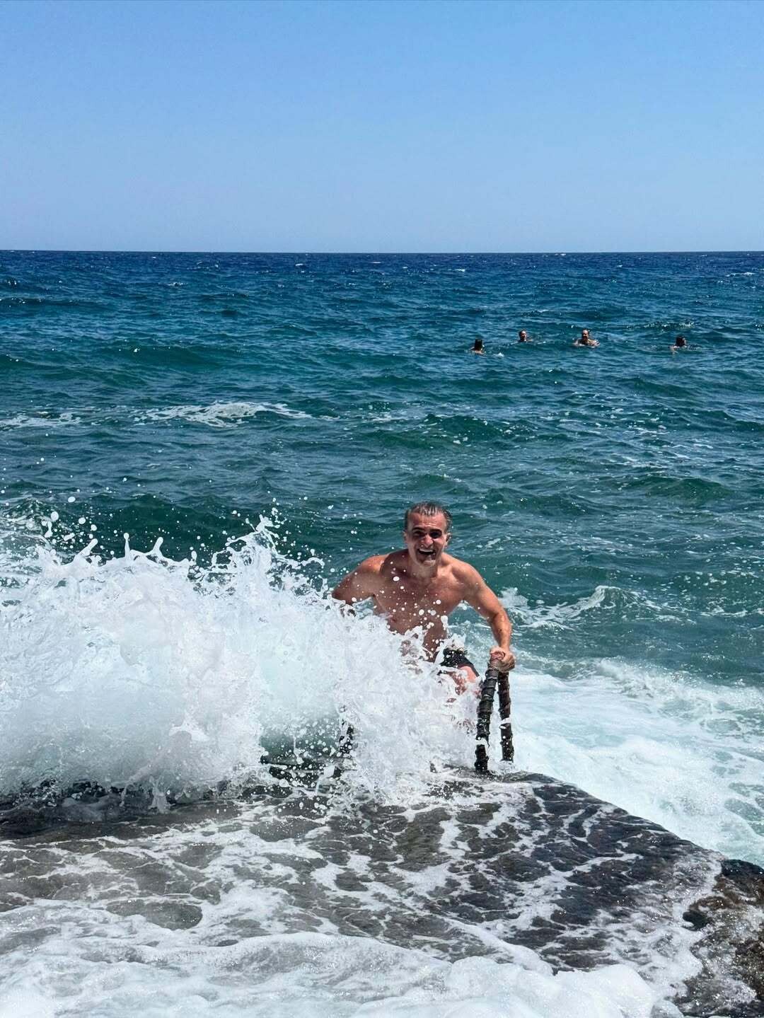 Waves waves sea sun greece peloponnese monevasia monevasiacastle 4 1253e
