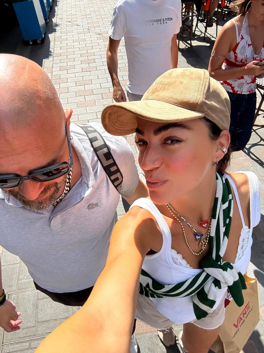 IVI_ADAMOU_STAVENTO_LONDINO_3_0b6a9.jpg
