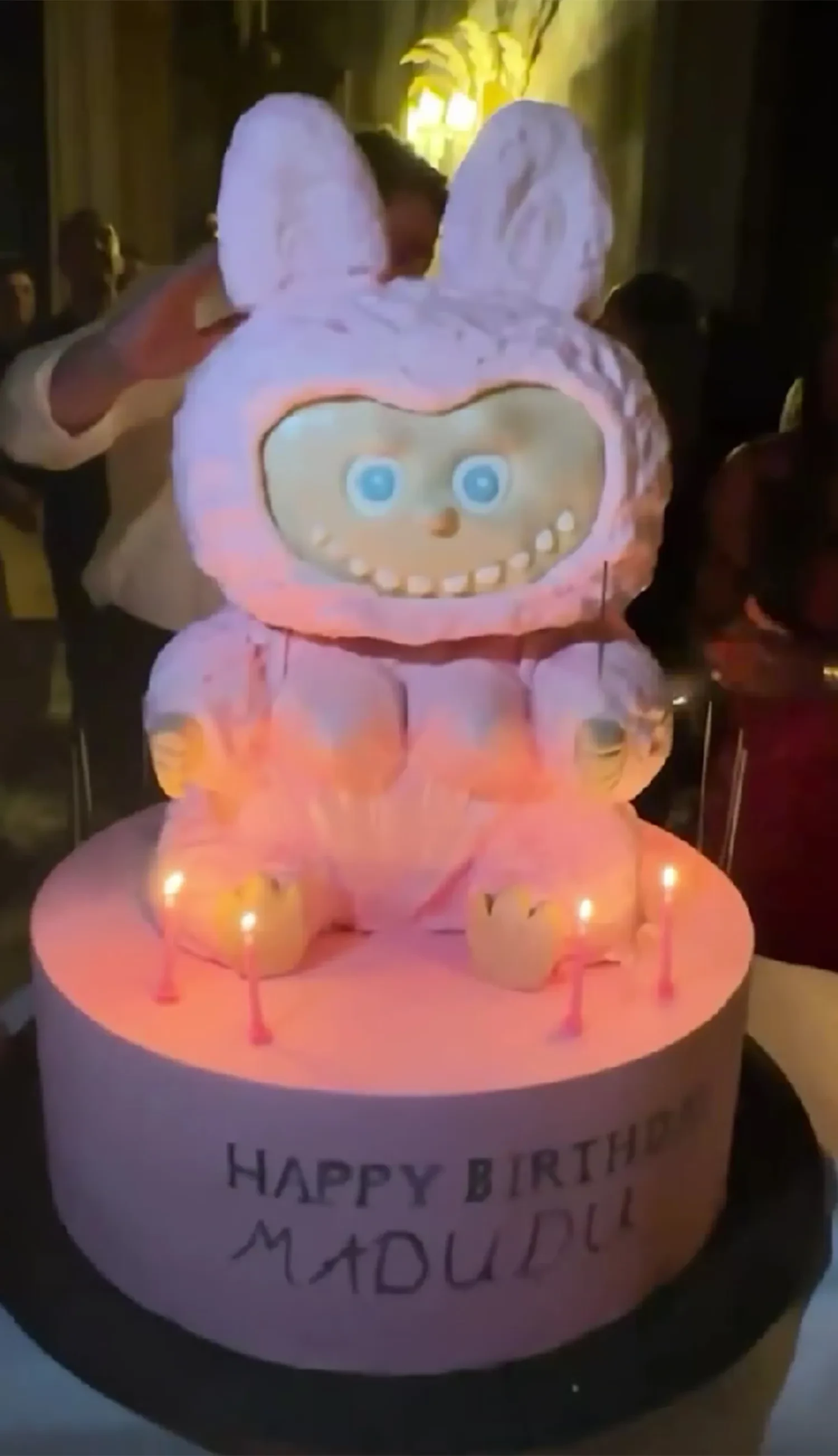 madonna labubu cake 1b2c8