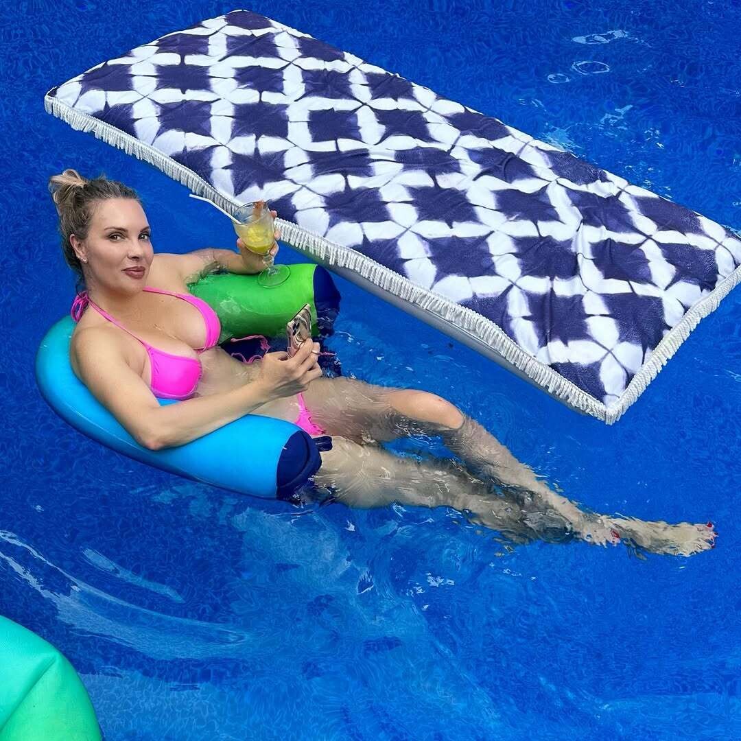 Friyay️ Lets welcome summer back️heat heatwave pool september vacation photoshoot 8b54b