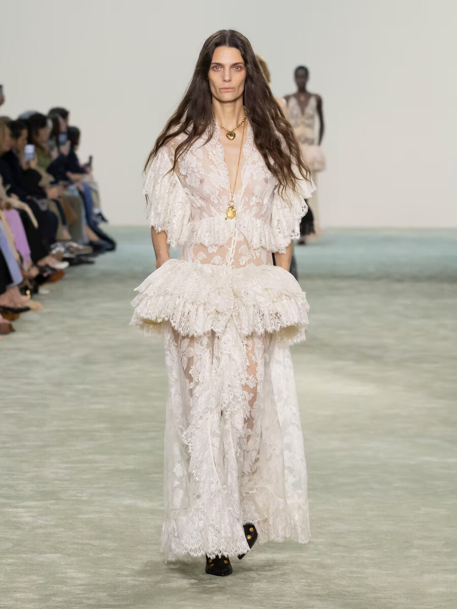 CHLOE_037_FW25-2_6fc6b.jpg