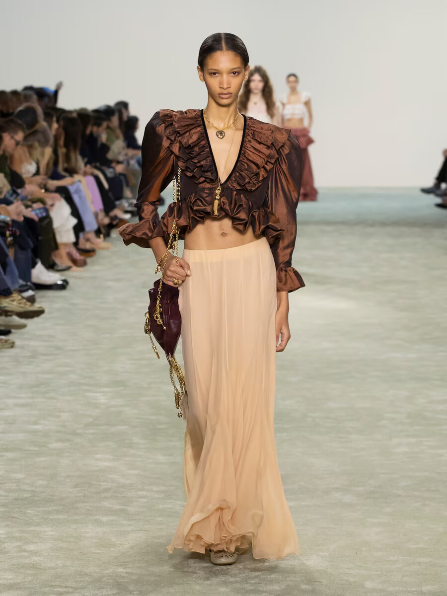 CHLOE_042_FW25-2_e6dd7.jpg