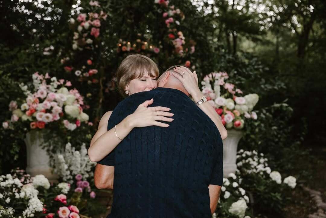 Your English teacher and your gym teacher are getting married 3 dd805