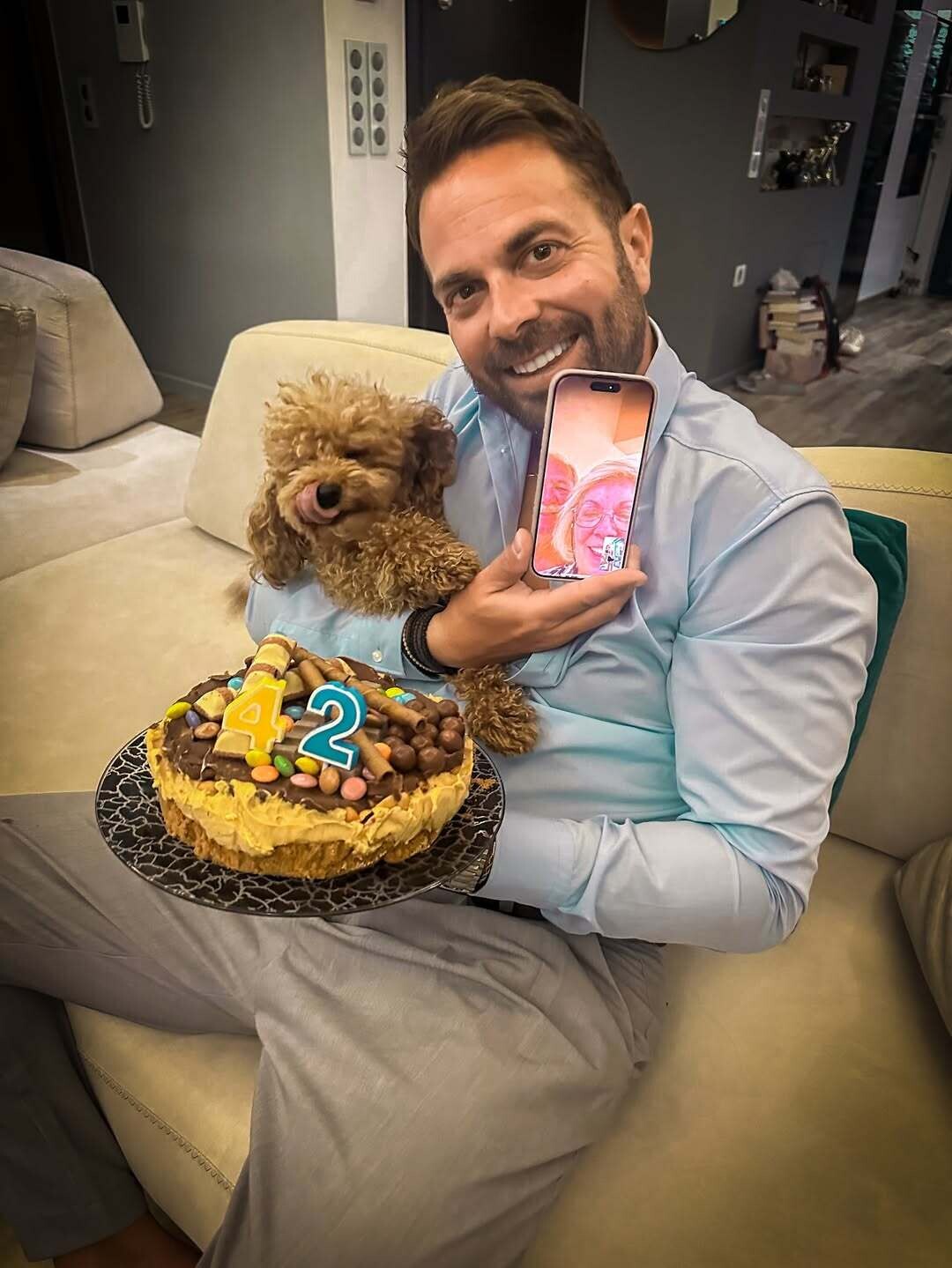 Happy Birthday to me 42 και πιο τρελός από ποτέ αδέρφιαΈρχεται ο πιο δυνατός χειμώνας τον τε 1 e11e1