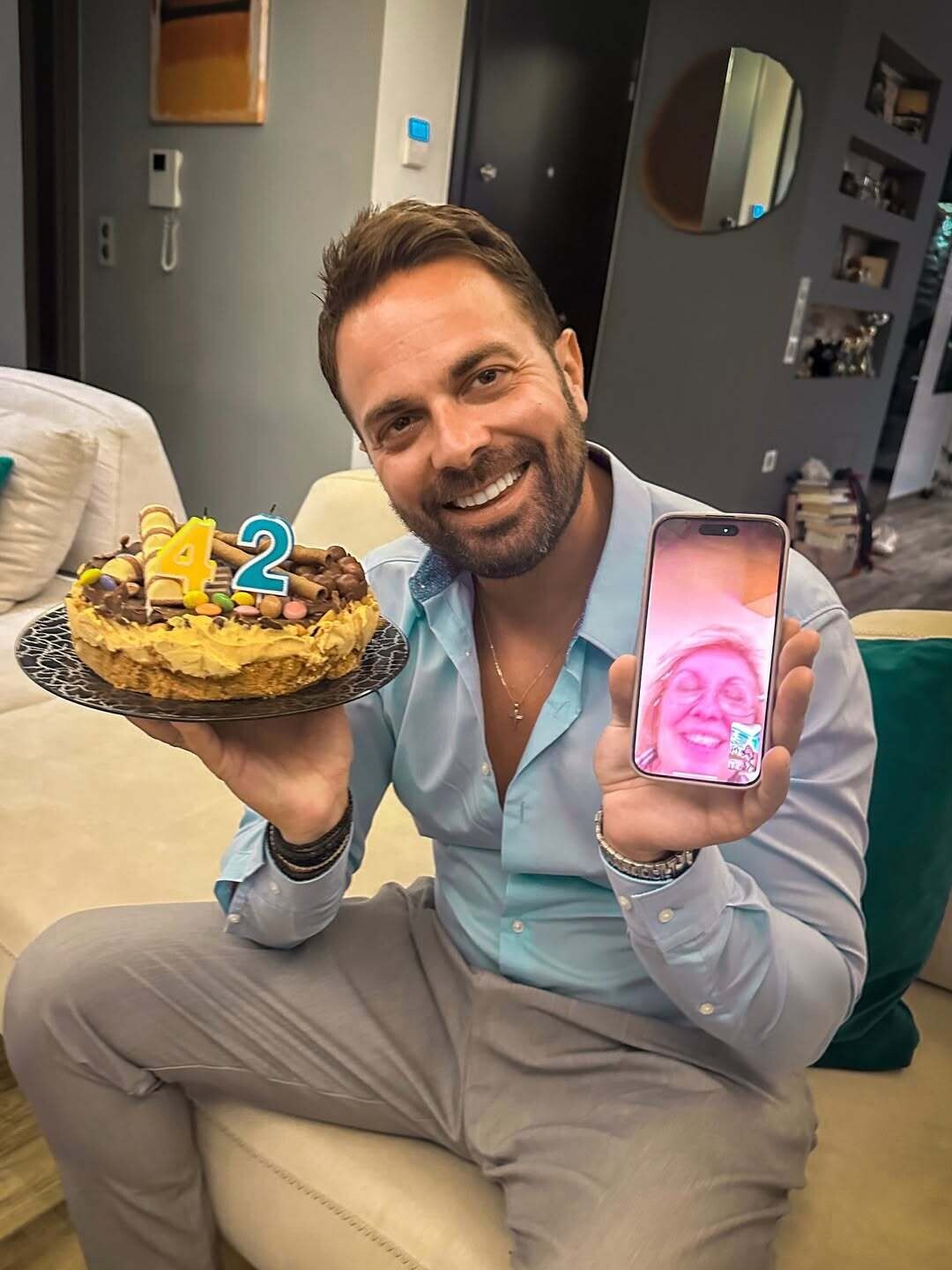 Happy Birthday to me 42 και πιο τρελός από ποτέ αδέρφιαΈρχεται ο πιο δυνατός χειμώνας τον τε 6 284a5