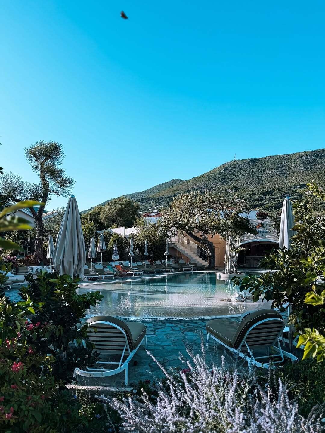 ️ giveaway time ️Με πολλή αγάπη και σε συνεργασία με το pargabeachresort κάνουμε δώρο σε έναν 4 3b603
