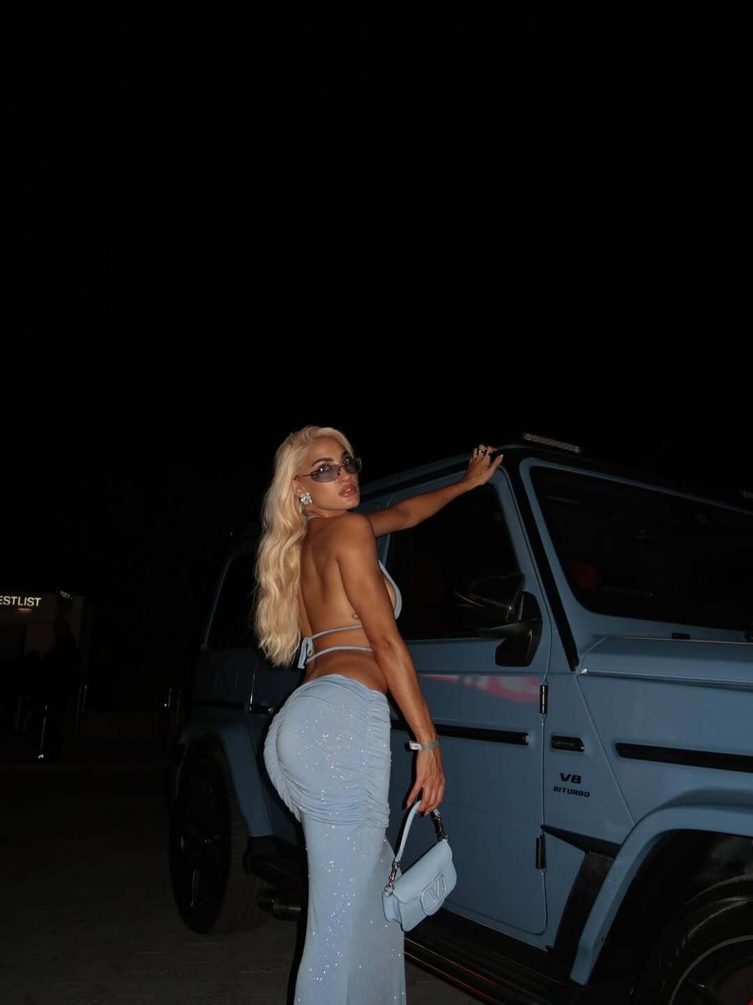 Feels illegal να κάνεις supercar να μοιάζει με matching αξεσουάρ στο background 1 f4826