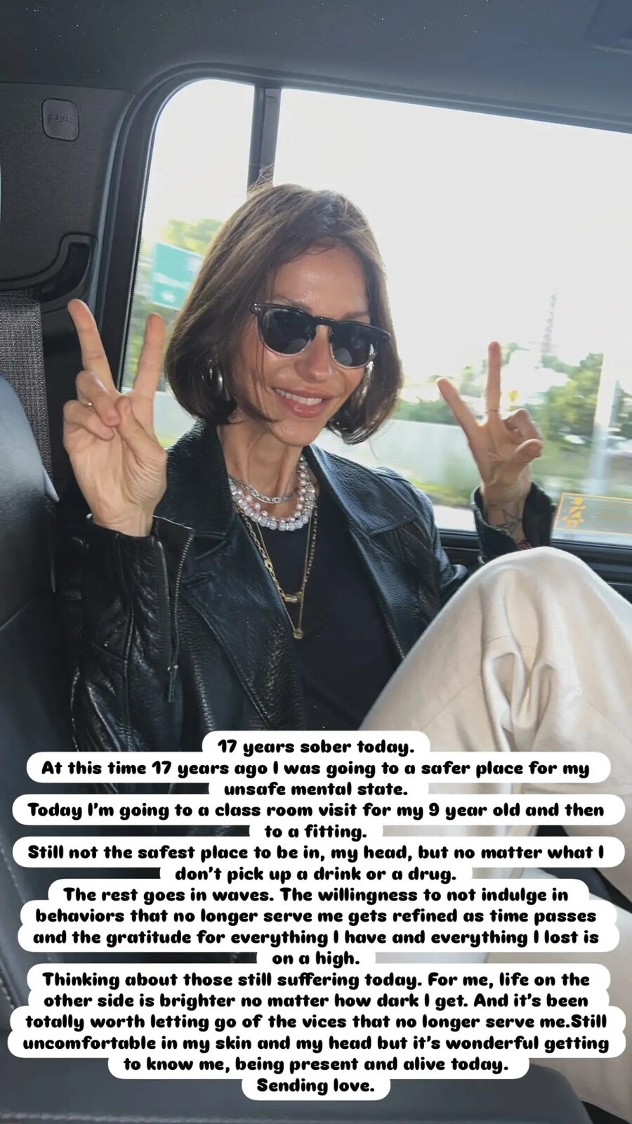 SOFIA_KARVELA_MYNHMA_NHFALIOTITAS_b1b3c.jpg