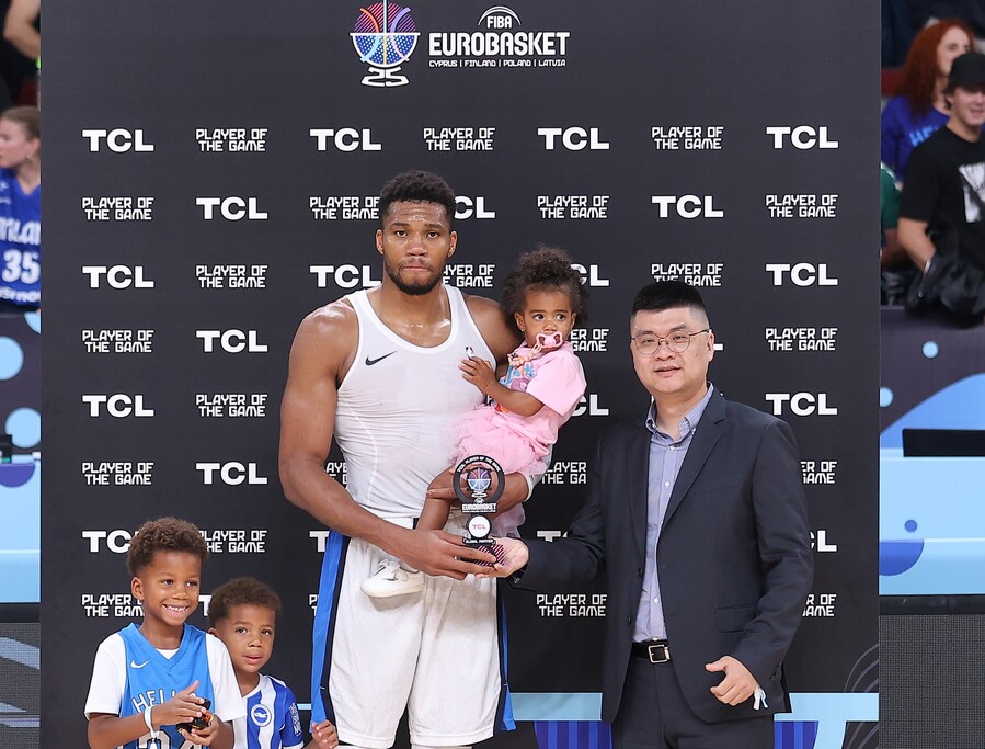 ANTATOKUMBO_KIA_EVA_EUROBASKET_GENETHLIA_3_9eaf0.jpg