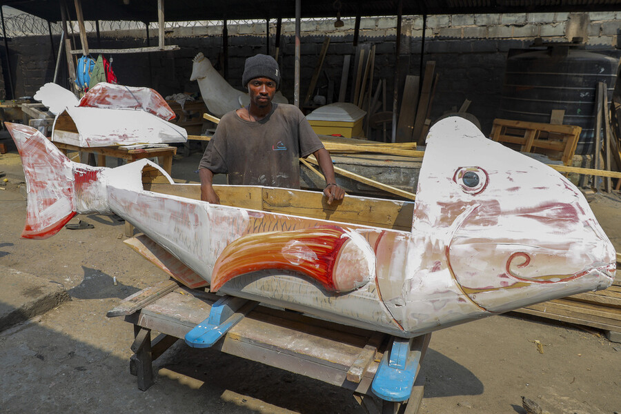 FANTASY_COFFINS_GHANA_3_f46f9.jpg