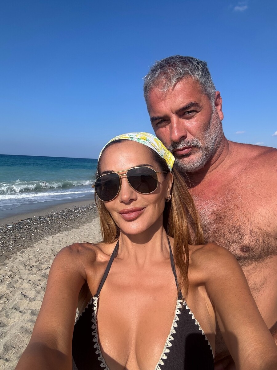 VANDI_BISBIKIS_MAZI_fab00.jpg