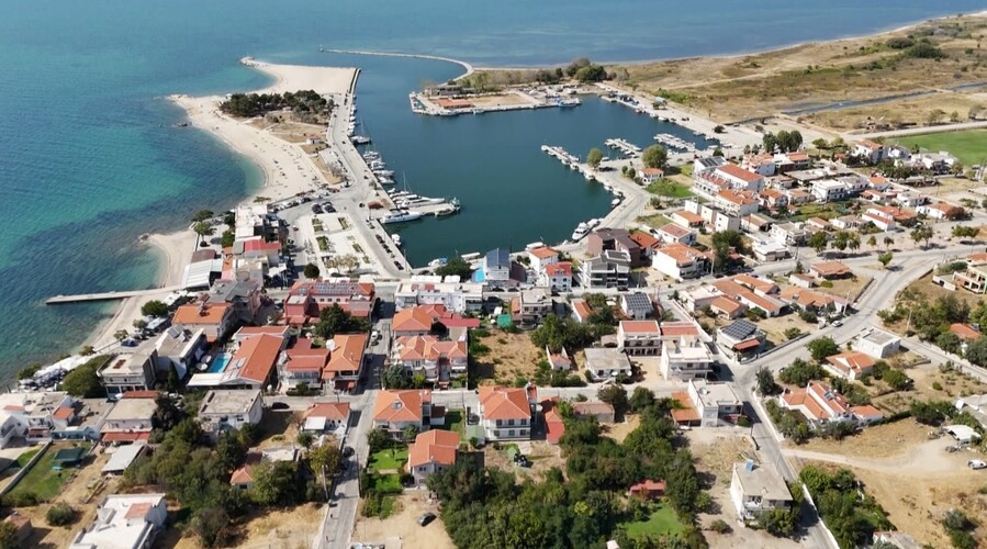 OPOU_YPARXEI_ELLADA_KOMOTINI_2_7d553.jpg