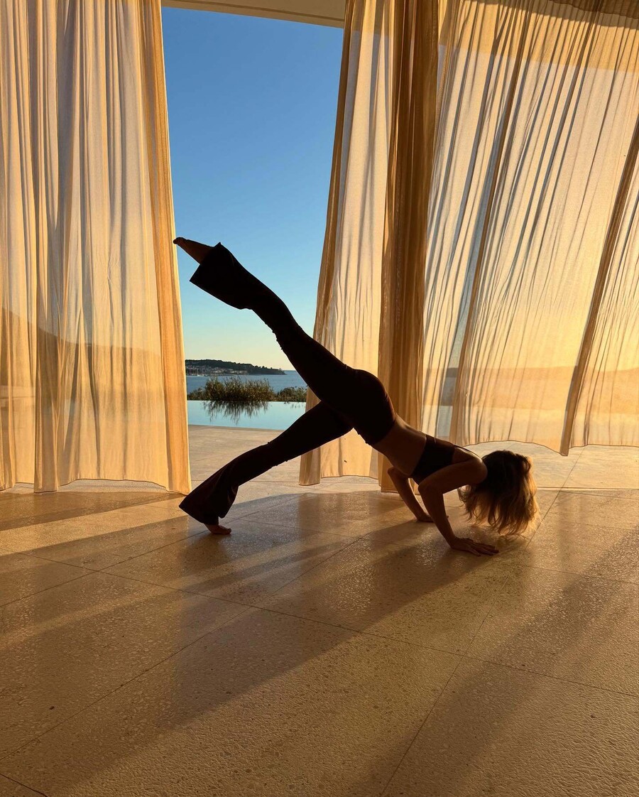 KLELIA_YOGA_8838e.jpg