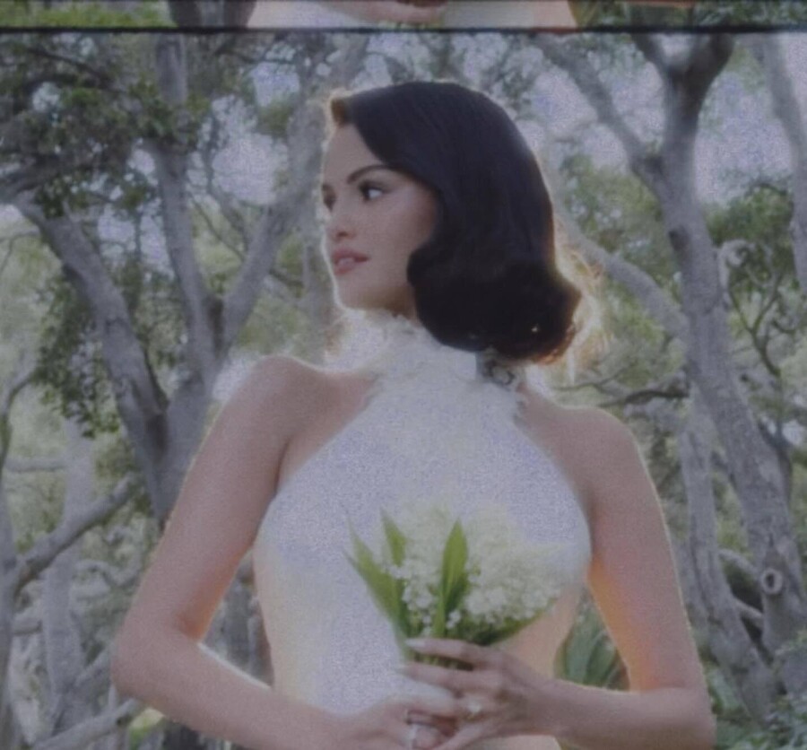 SELENA_GOMEZ_BENNY_BLANCO_GAMOS_1_447f0.jpg
