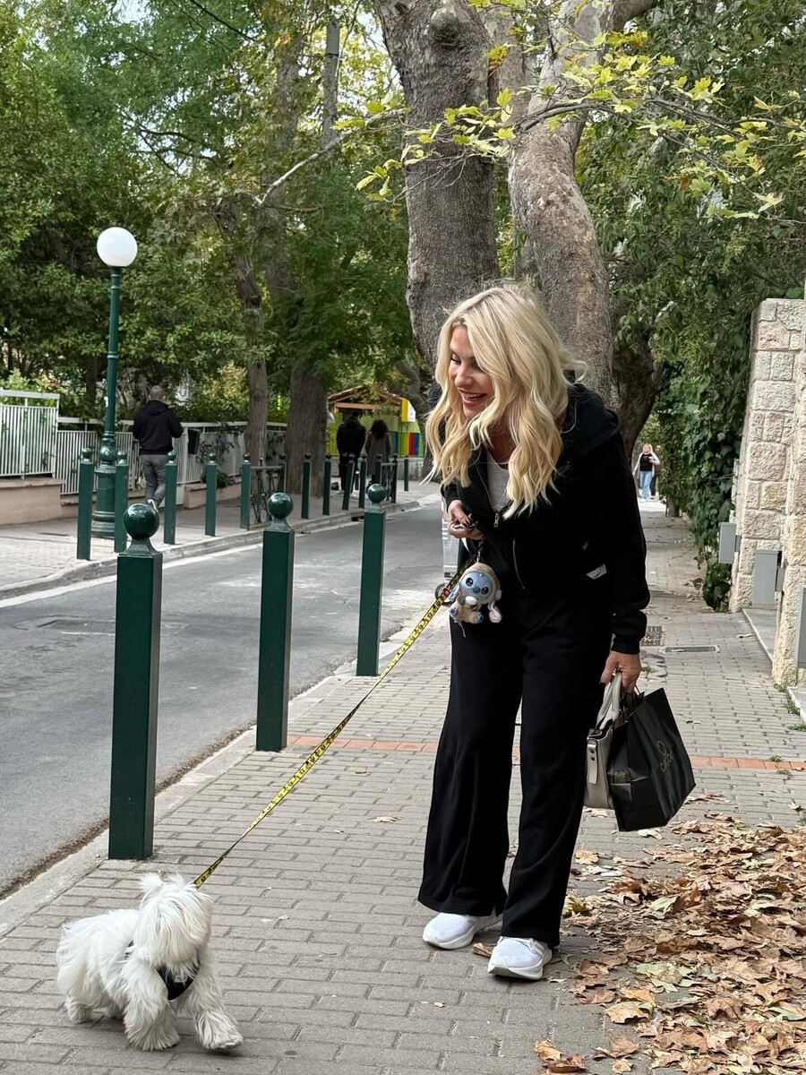 ELENI_MENEGAKI_VOLTA_SKYLOS_2_89fb7.jpg