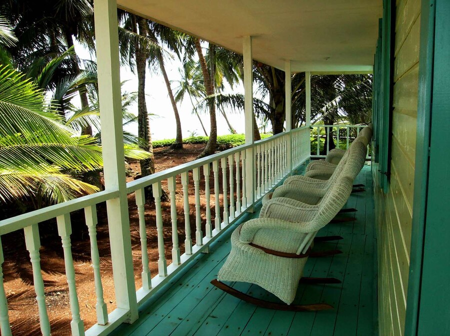 IGUANA_ISLAND_PWLISSI_2_6b512.jpg
