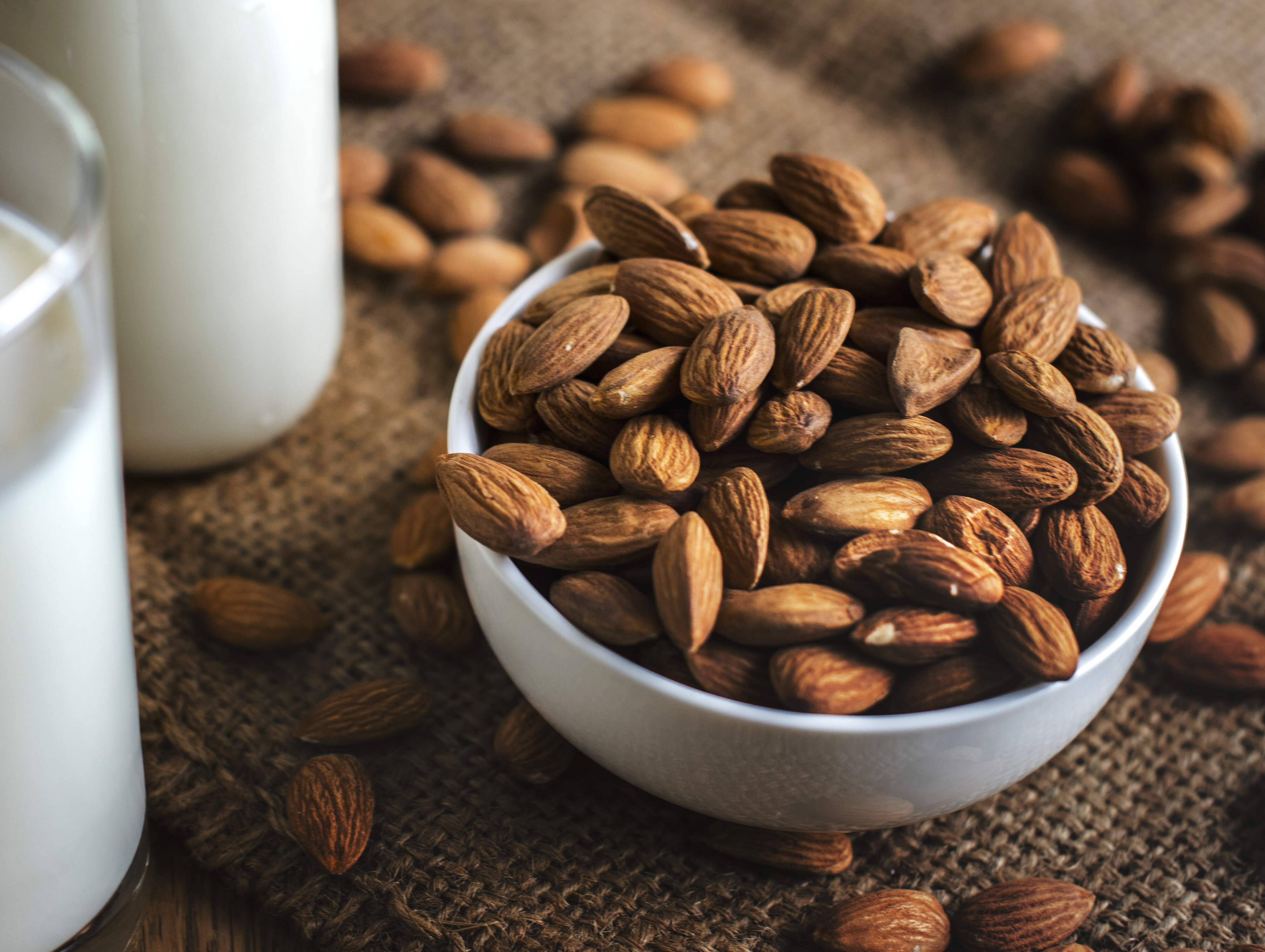organic almond milk almonds 615be