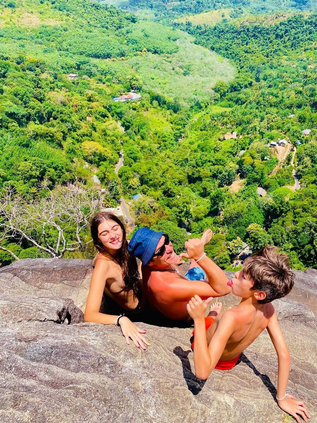 Because Im happy srilankalife travelling familytime diyalumafalls photo by chathu upper di 2d525
