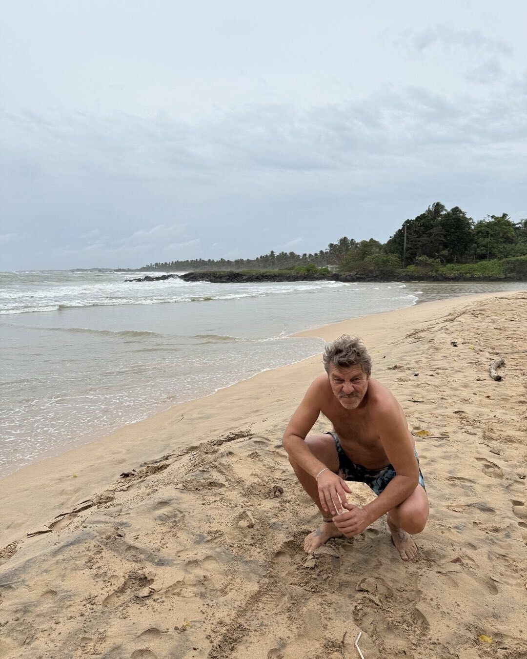 Happy in Sri Lanka d76b1