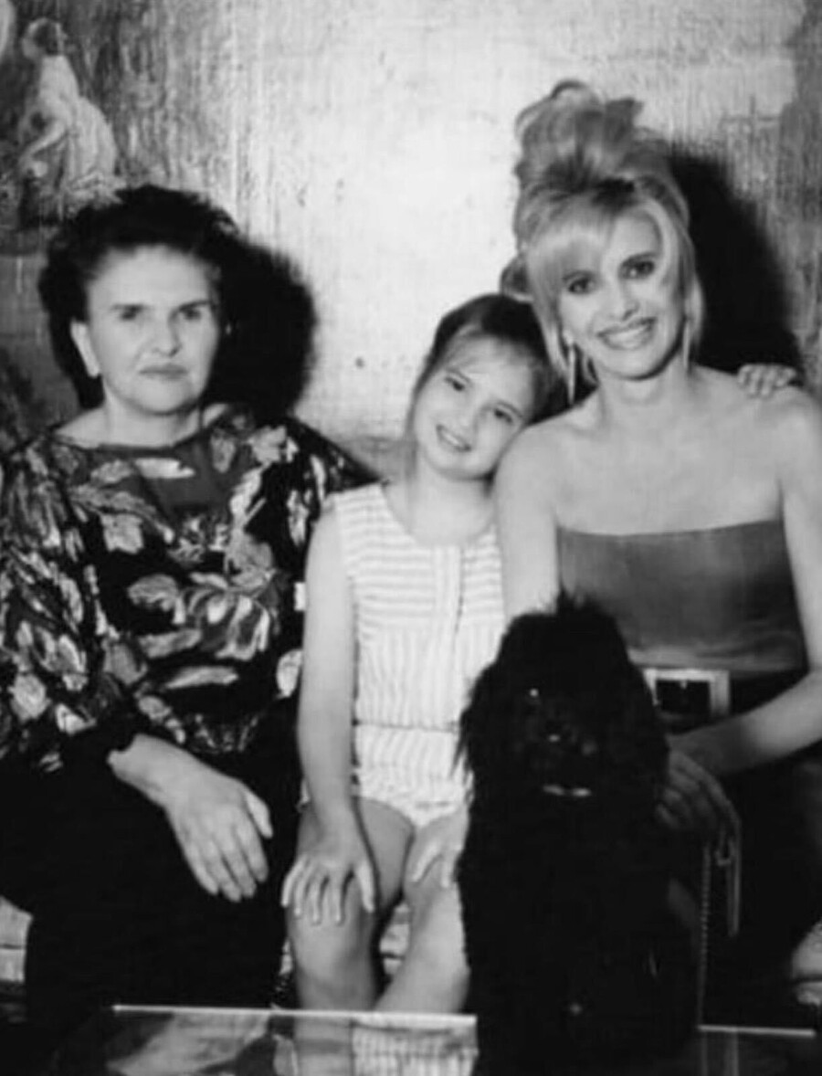 IVANKA_TRUMP_GENETHLIA_GIAGIAS_5_1850c.jpg