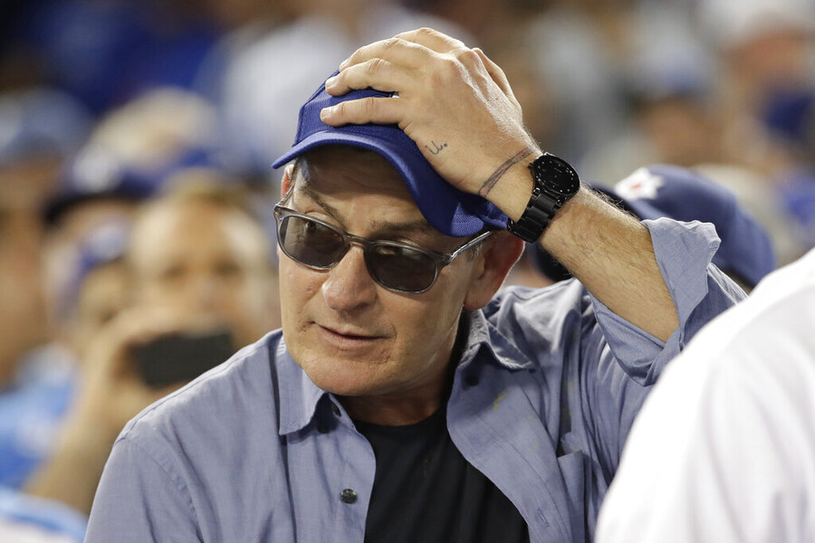 CHARLIE_SHEEN_4_63a6c.jpg