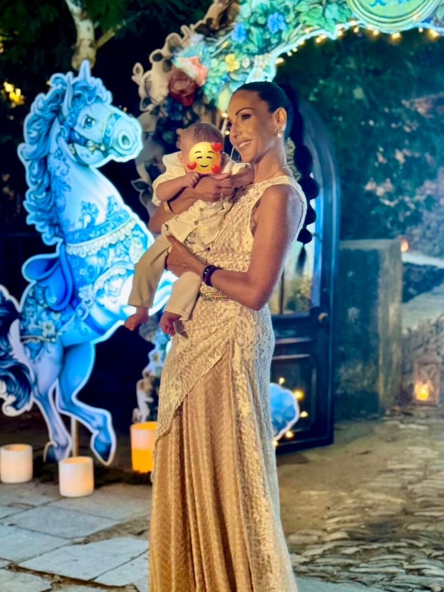 ANTHI_VOULGARI_NEW_VAFTISSI_e21cf.jpg