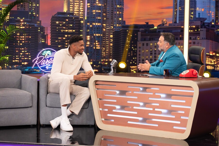 ΤΗΕ_2NIGHT_SHOW_Giannis_antetokumbo_5_e1e06.jpg
