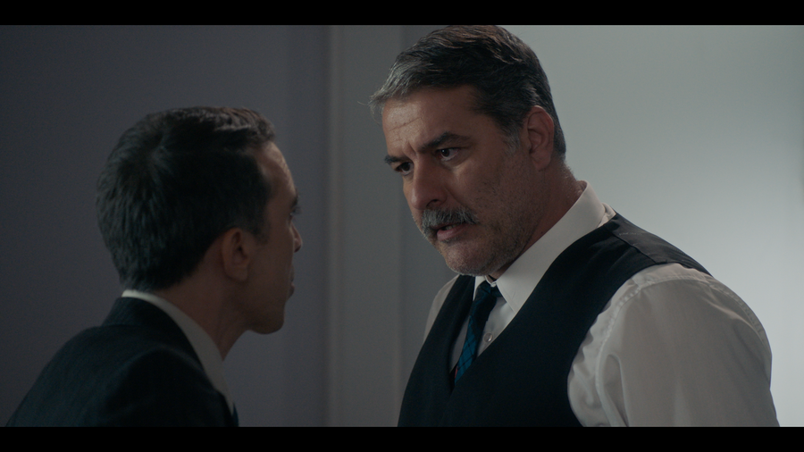 PORTO_LEONE_EP005_STILLS.Sub.10_46802.png