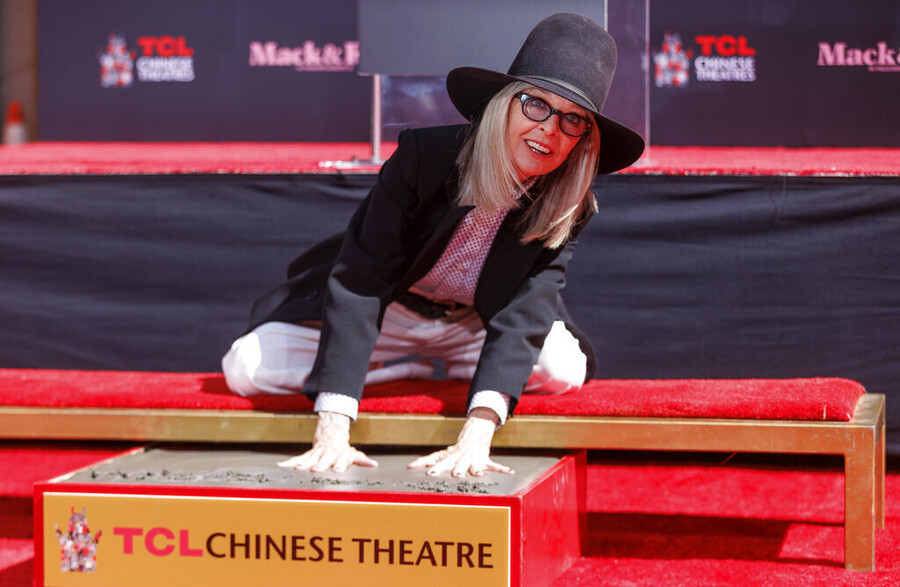REESE_WITHERSPOON_GIA_DIANE_KEATON_4_19afd.jpg