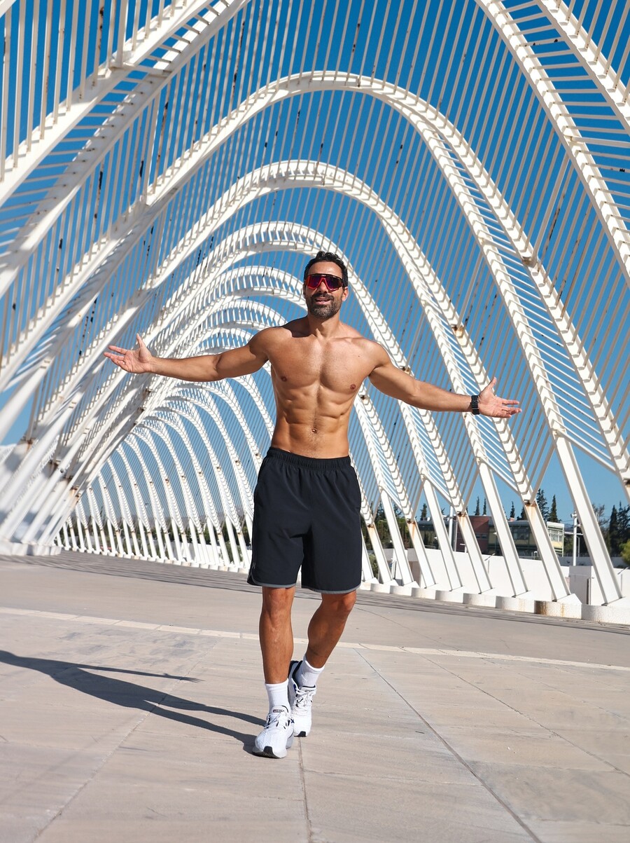 Tanimanidis_six_pack_4baa2.jpg